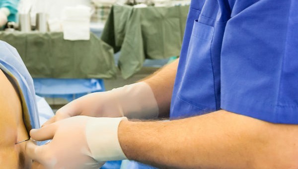 Fijne micro-endoscopische chirurgie bij rugpijn - Dorsoo