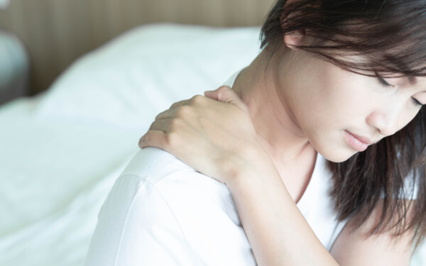 slapen met frozen shoulder