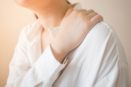 frozen shoulder symptomen