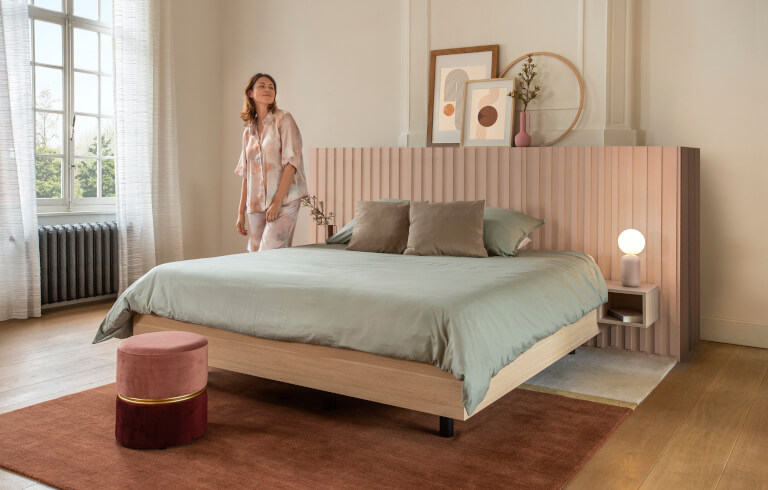 Dorsoo bed met bedkader Edmore in mooi interieur